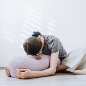Taller de yin ioga. Equilibri energètic: "Xacres terrenals i emocions cor" (4 sessions)